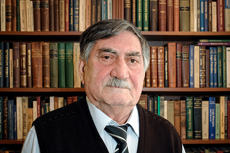 Prezident Kitabxanasında Xalq şairi Qabilin yaradıcılığına həsr olunmuş kolleksiya təqdim olunub