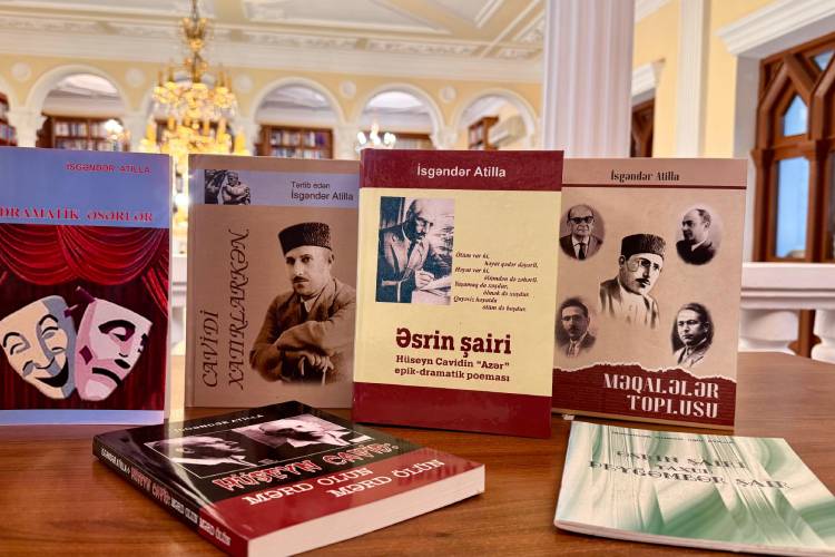 Prezident Kitabxanasına Cavidşünaslıq üzrə dəyərli nəşrlər hədiyyə olunub