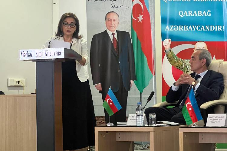 Prezident Kitabxanasının direktoru, professor Afət Abbasova respublika elmi konfransında çıxış edib