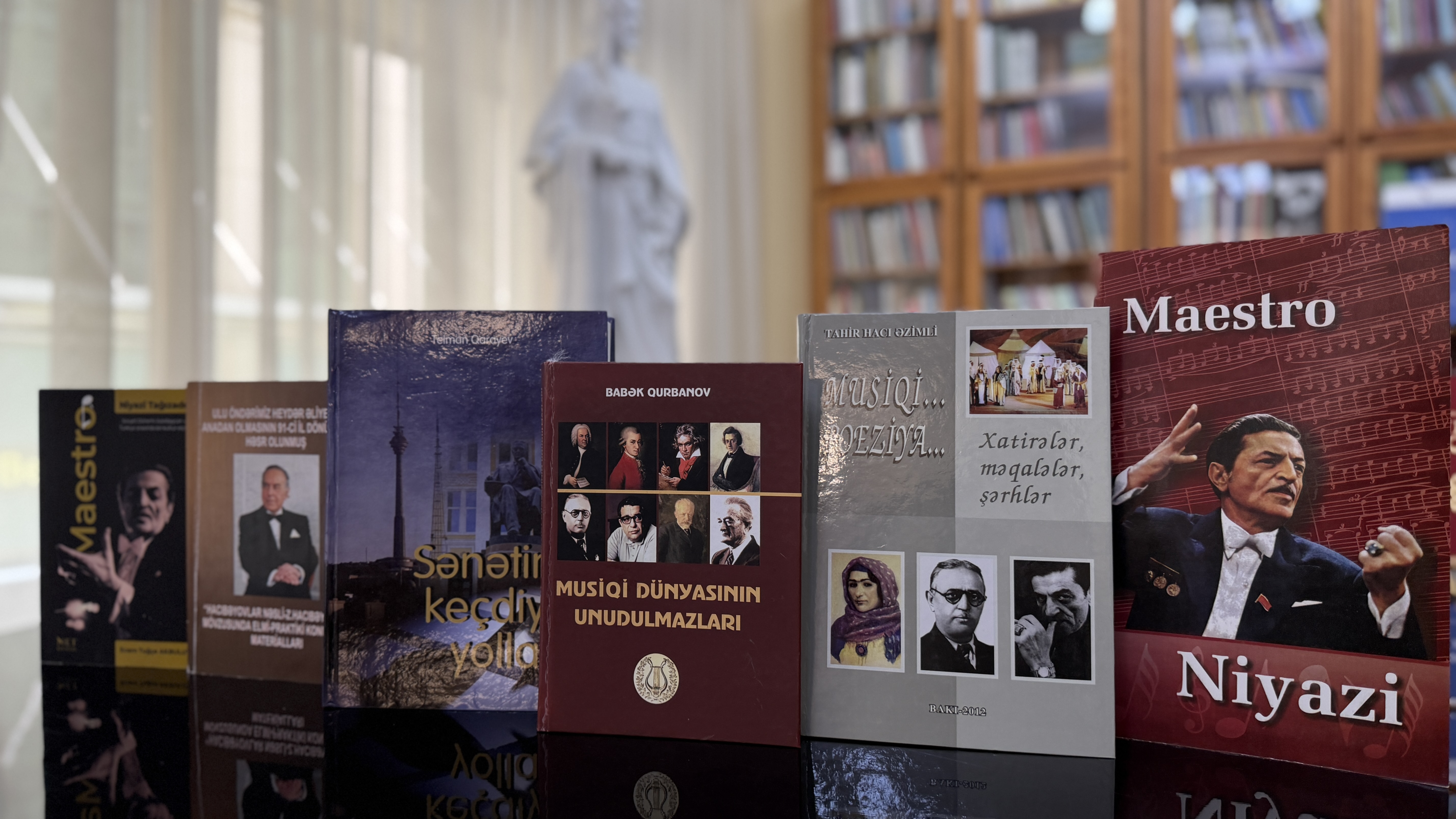 Prezident Kitabxanasında Niyaziyə həsr olunmuş kitab sərgisi təşkil olunub