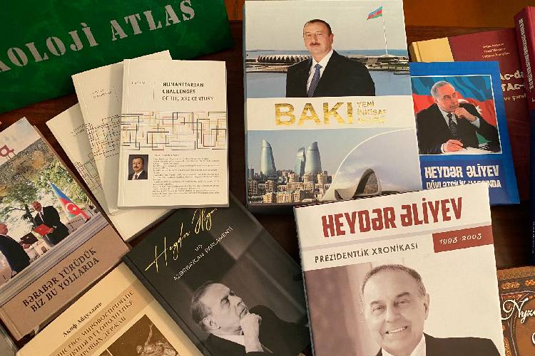 Prezident Kitabxanasından Milli Qvardiyanın kitabxanasına dəyərli kitab hədiyyəsi